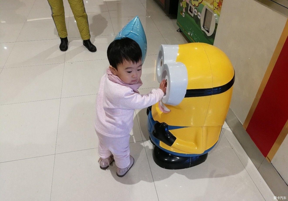 �������� ���ж������е���ĩ�������