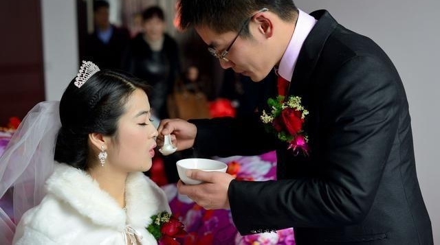 她生了个傻儿子,被全村人嘲笑,二十年后他们全闭上了嘴