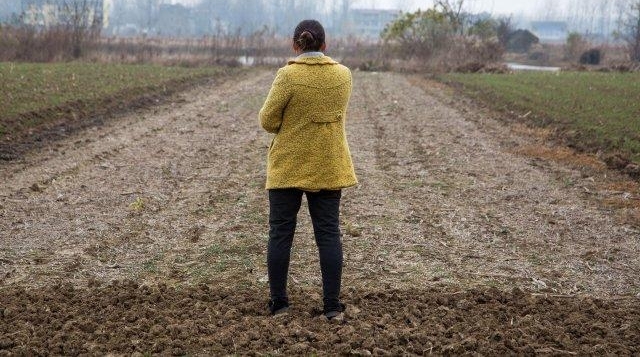 双胞胎姐姐只哭一声便窒息 全家忙筹款任凭田地荒