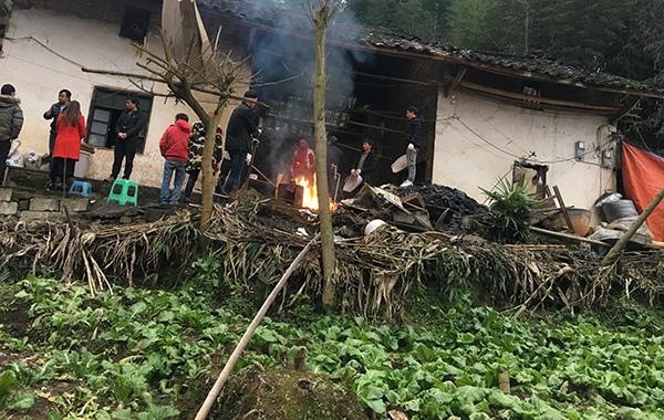 云南镇雄3死4伤凶案:毫无征兆 死者一家未曾与人发生争执