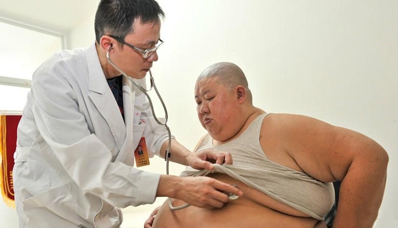 重庆男子体重342斤 老婆嫌弃离家出走