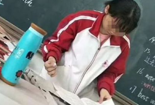 15��Ů���ܾ���ͬѧ����ҵ �������У�ԡ�һ������