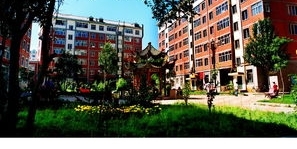 天然气爆炸楼上楼下几乎被炸通 父亲光脚在一堆碎物中找孩子