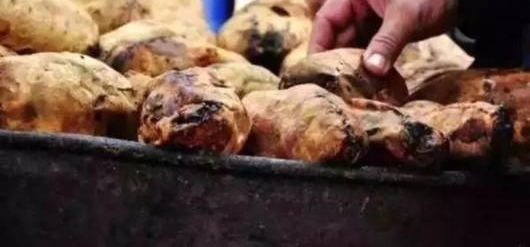 �����ں���һ��У������������ һ����׬����ʮ�����˷�