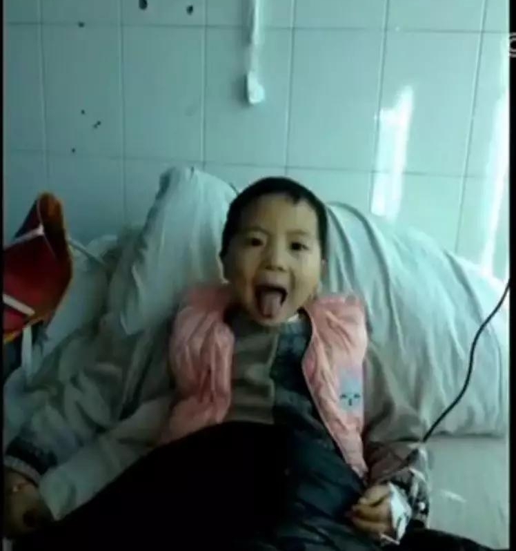 7年4次怀孕失败 高龄妈妈冒死生两个孩子只为救他
