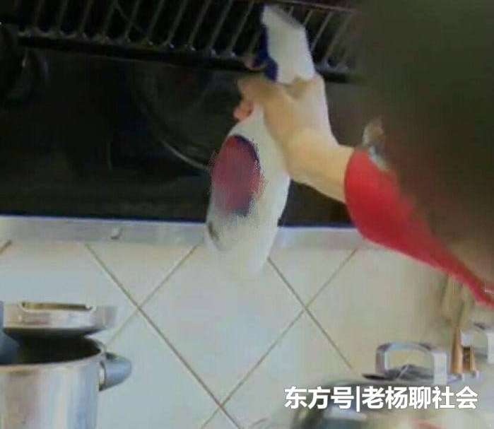 ��Ů�����ṩ��ѡ���ࡱ����, ҵ��ȴ��ƭ1���