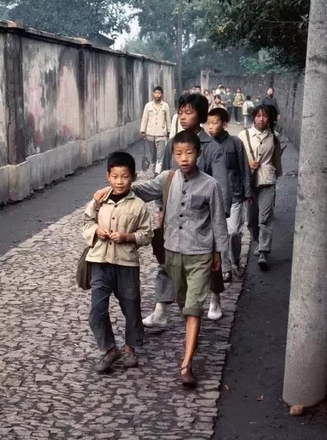 一组老照片揭示45年前的中国风:绝版彩照!无比珍贵!