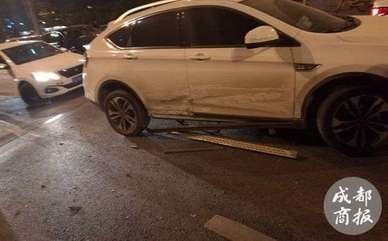 ��¡������ײ6���� ֱ���ѳ�ײ����ͣ��
