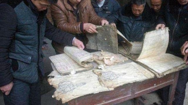 长沙普通教师家中翻出祖传宝箱,无意揭开神秘身世,专家急忙赶来