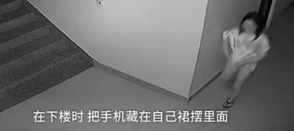 实拍: 男子睡觉忘关门, , 监控拍下隔壁大姐不耻一幕!