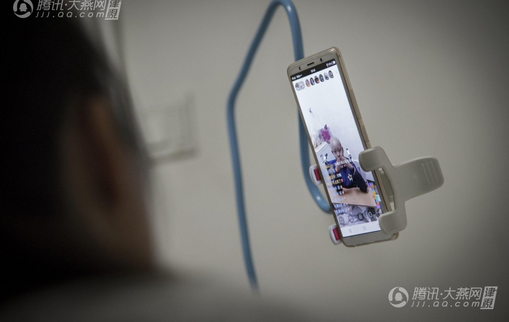 8岁女孩患癌暴瘦30斤直播病情求打赏