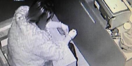 坐拥百万豪车 辣妈偷遍杭城“星巴克”不仅转卖还送礼