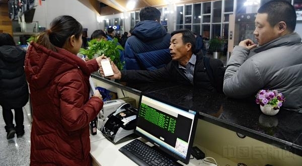 ���̻���Ѹ���ж�����״ι�ҹ���ౣ�Ϲ���