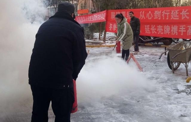 渭滨办长虹路社区开展高层建筑消防演练