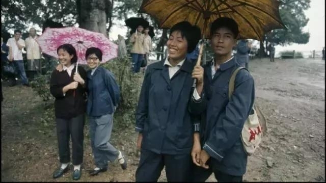 一组老照片揭示45年前的中国风:绝版彩照!无比珍贵!