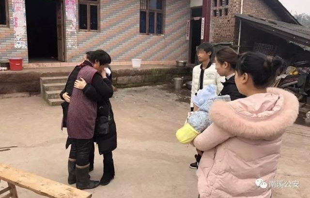 宜宾女子出车祸失忆,与家人失联8年,民警解开离奇身世!