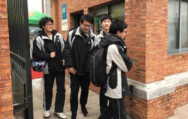 高考外语“一考”今在严寒中开考 一年两考让考生心态平和