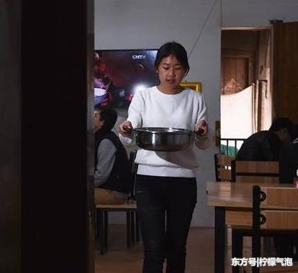 ��ҵʱ������ѧ������̳м�ҵ����ƨ���桱 ��Ӫҵ��6��