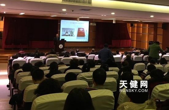 时代楷模曲建武向辽宁轻工职业学院辅导员传授“交心”的秘诀