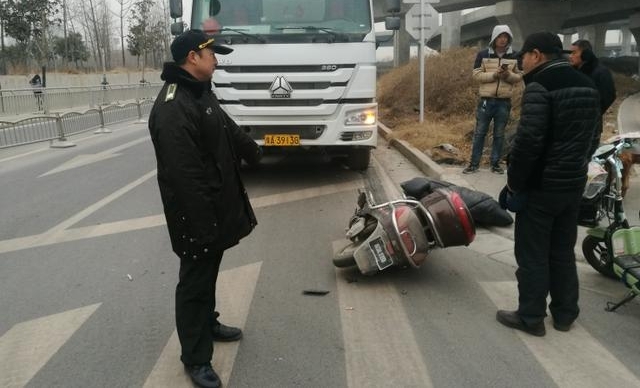 ��֣��������綯����ˮ��޳���ײ �綯����������û��
