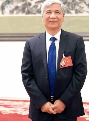 ���ƴ�У����Ӧ��ѡһ����ѧ�����У��������ʲô���Ӱ��