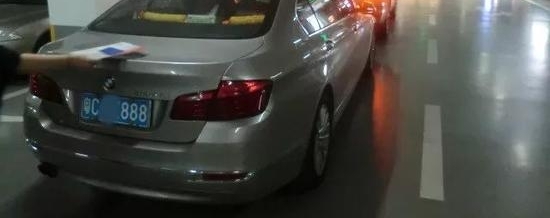β��888�����в�400����� ����⳥�Ż�Ů˾��