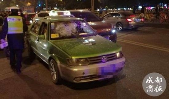 ��¡������ײ6���� ֱ���ѳ�ײ����ͣ��