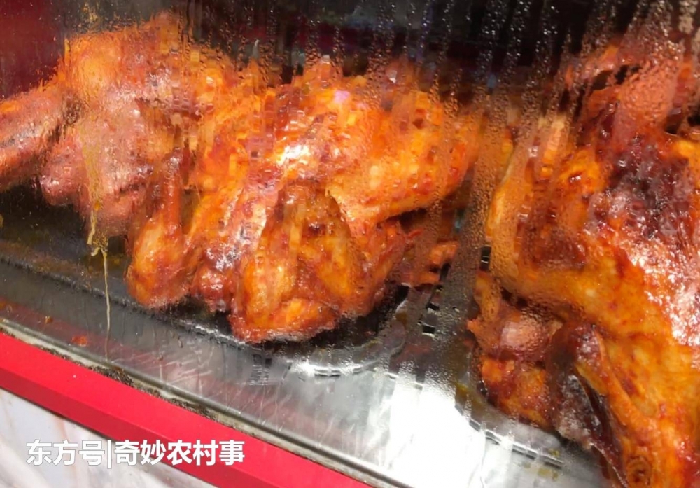 夫妻俩多年如一日专做这一种美食,在看不清的情况还是很想吃!