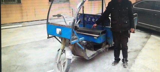 47 ��Ů�ӱ�ײ��������Ѯ�����������ݻ���װ������