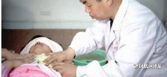 催乳师大叔走红 上千产妇赞扬!