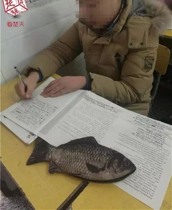 【泉州囧仙】月薪过万工程师裸露下体骚扰单身女子 还叫嚣:没穿裤子也犯法?