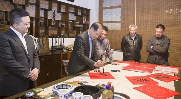 ����ѧ������ٰ�ӭ�´��黭�ʻ�