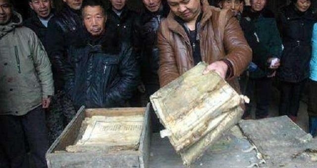 长沙普通教师家中翻出祖传宝箱,无意揭开神秘身世,专家急忙赶来