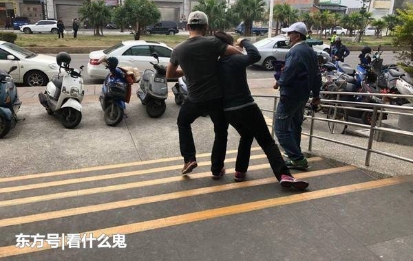 ������ϰ�ֳ���·�˴������ǰȥ�ֳ���ɡ����ˣ���Ա��Ц����