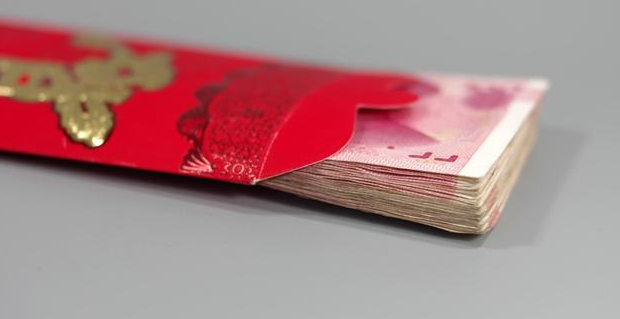 小叔子结婚买房,我拿去10万,售楼小姐说一话,我一分不给走人
