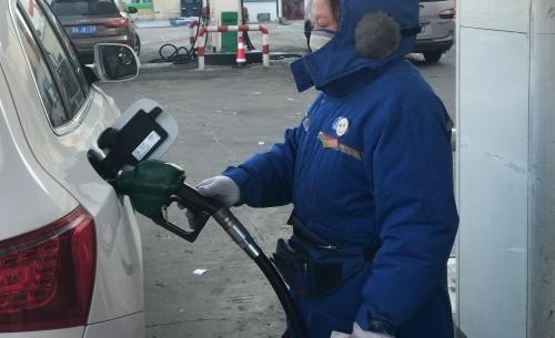 ���Ǽ���Ա�� ������æµ8Сʱ��ͣЪ ���ڴ����緹ʱ�ܹ�ůů����