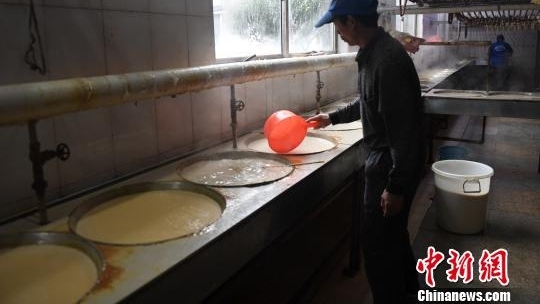 �㽭��������Ƥ���մ��У����ڷ紵�������¡�