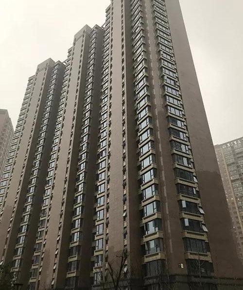 杭州这幢33层江景房 敢一人坐电梯的业主都是勇士