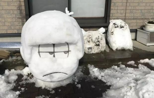 ����һ����ѩ���ֹγ���һȺ����������