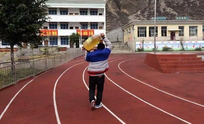 武大怒江藏族大学生邀汉族同胞寒假一起支教家乡