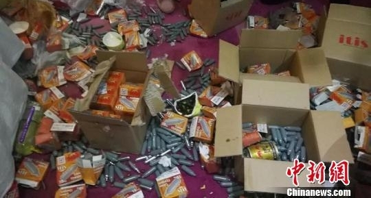 浙江1男2女开房吸食笑气被拘 警方:危害与吸毒无异