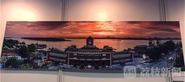 ����������ϲ���м���Ӱʦ�þ�ͷ��¼�Ͼ��ġ���ɫ���С�