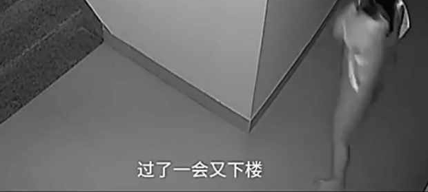 实拍: 男子睡觉忘关门, , 监控拍下隔壁大姐不耻一幕!