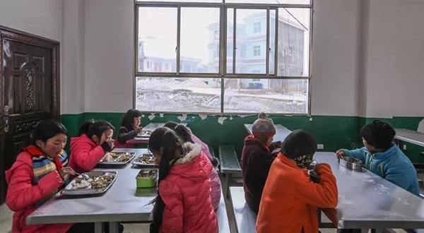 ������ý������桰�����к�������ѧ·��ѧ��;��ſ�غ�Ϫˮ