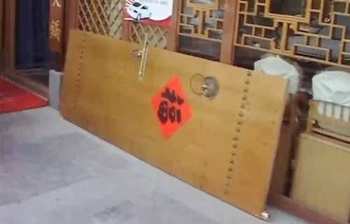 ����С͵��ҹ���� һ�ѽ���������ק��