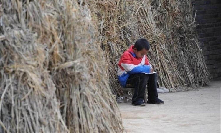 4岁男孩被抛弃,没有照片已忘记妈妈长相,他的心愿让人动容!