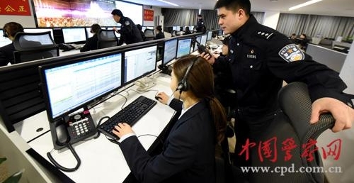 辞旧岁四海承平 迎新春警铃护安