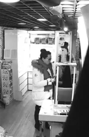 ˳���ֻ��İ���Ů�� �㱻�������,�뽫ԭ��