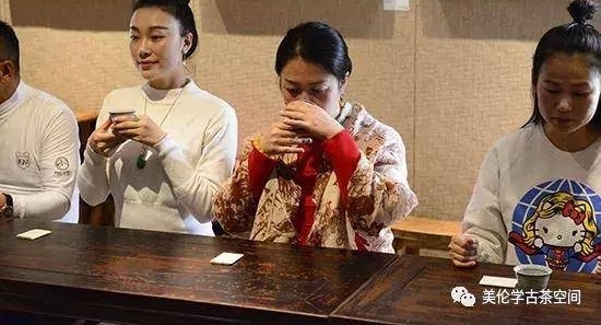严绍云与学古茶空间里的“七杯茶疏”