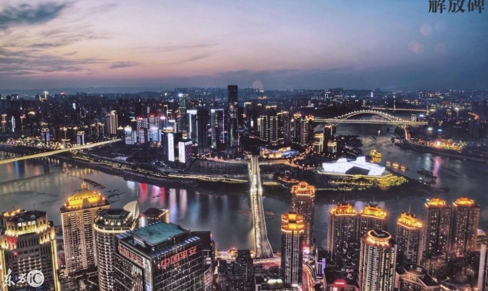 留住现代都市里渐渐消失的雾都记忆,街头巷尾寻味老重庆